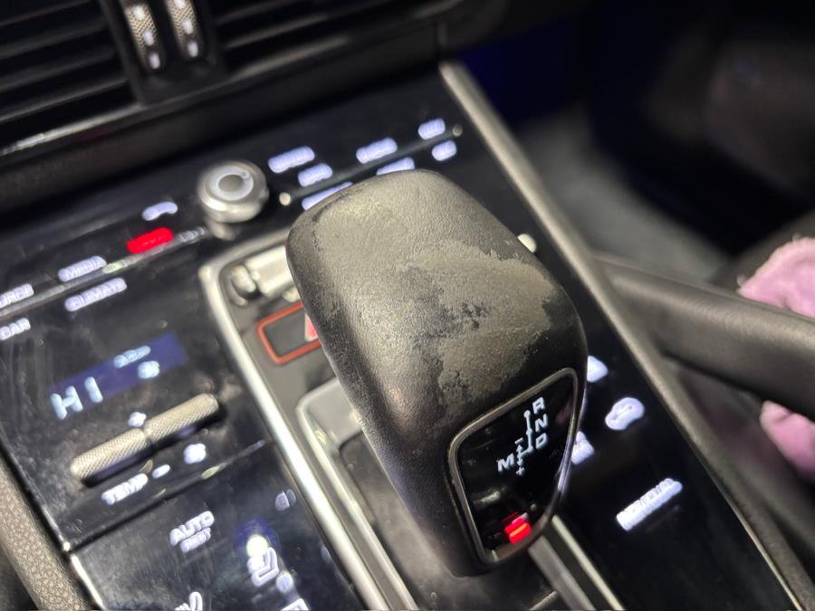 2021 Porsche Cayenne AWD photo