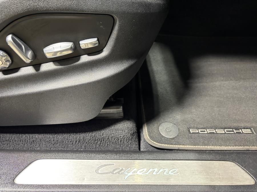 2021 Porsche Cayenne AWD photo