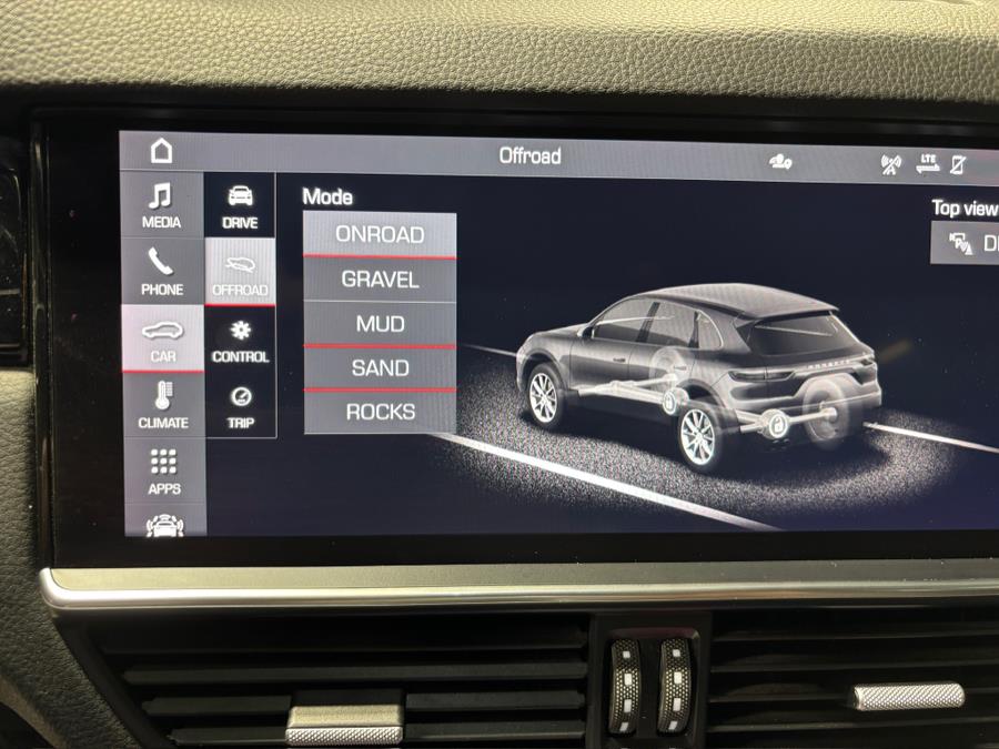 2021 Porsche Cayenne AWD photo