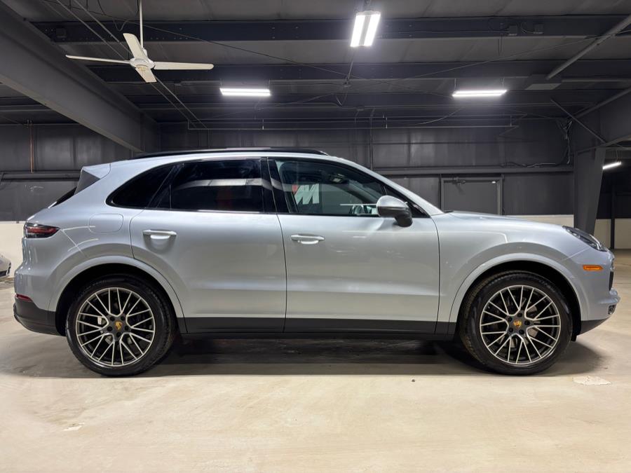 2021 Porsche Cayenne AWD photo