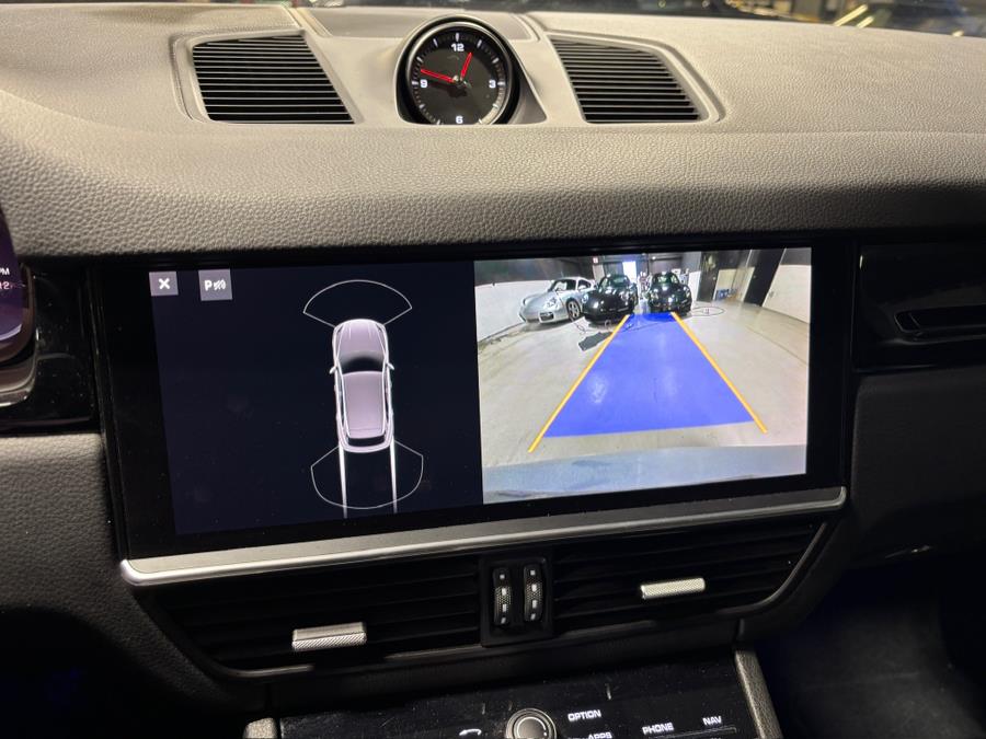2021 Porsche Cayenne AWD photo