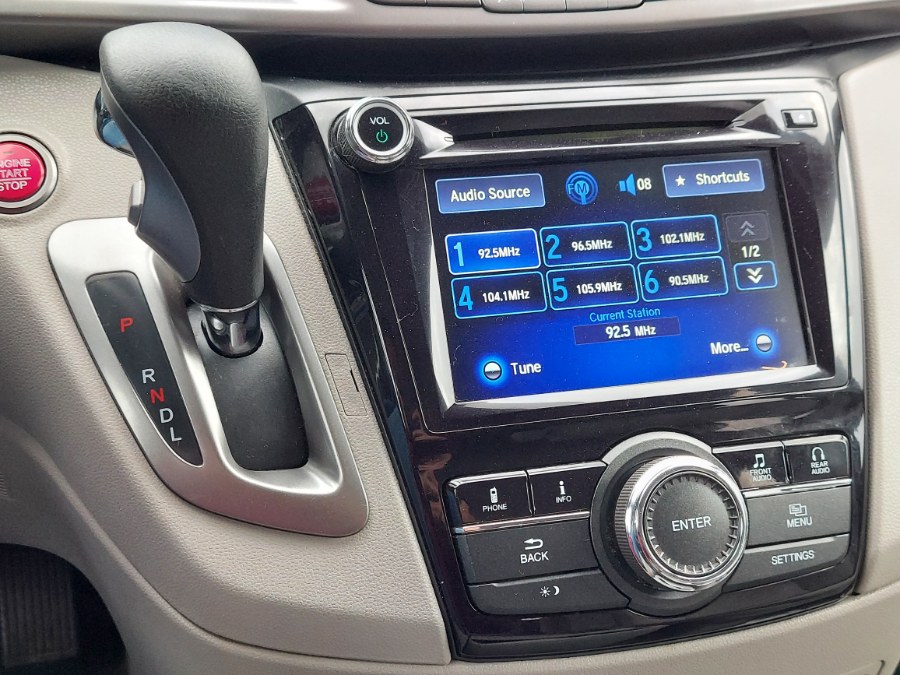 2016 Honda Odyssey 5dr SE photo