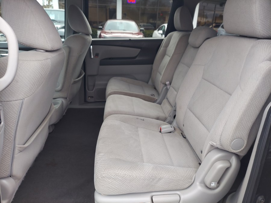 2016 Honda Odyssey 5dr SE photo