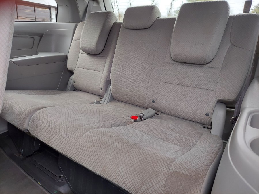 2016 Honda Odyssey 5dr SE photo