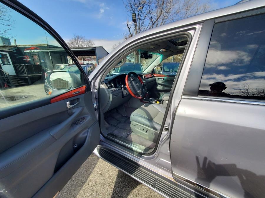 2008 Lexus LX 570 photo