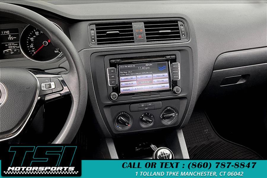 2015 Volkswagen Jetta Sedan 4dr Man 2.0L S photo