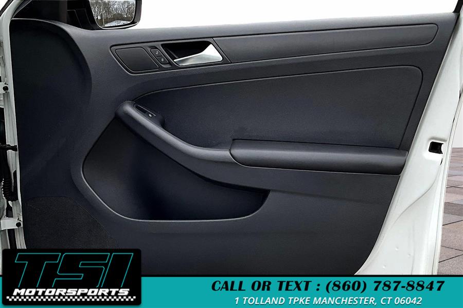 2015 Volkswagen Jetta Sedan 4dr Man 2.0L S photo