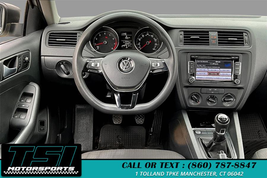 2015 Volkswagen Jetta Sedan 4dr Man 2.0L S photo