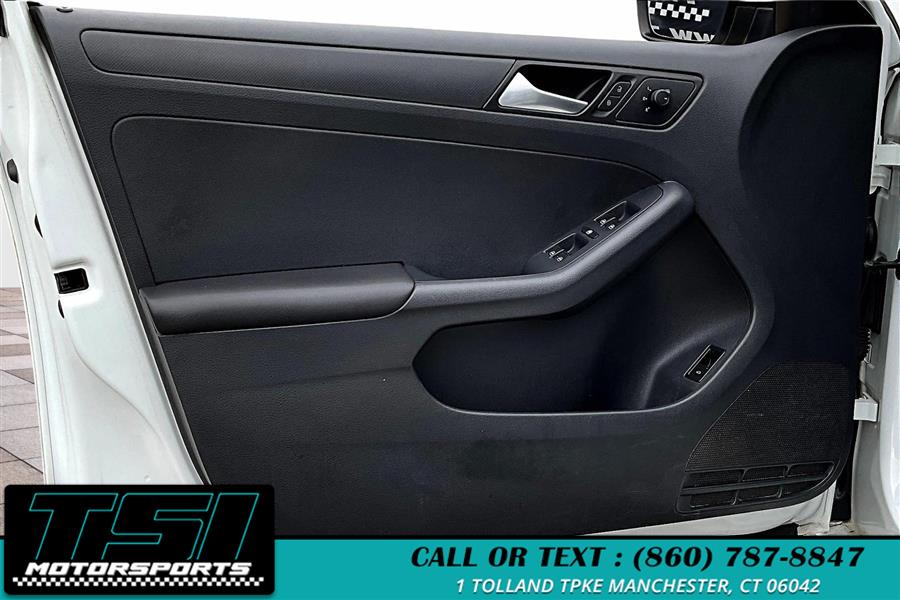 2015 Volkswagen Jetta Sedan 4dr Man 2.0L S photo