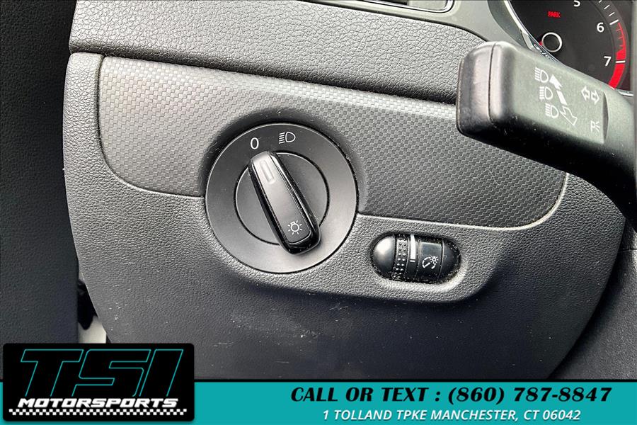2015 Volkswagen Jetta Sedan 4dr Man 2.0L S photo