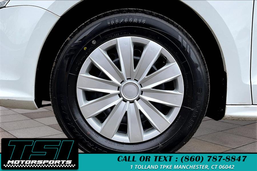 2015 Volkswagen Jetta Sedan 4dr Man 2.0L S photo