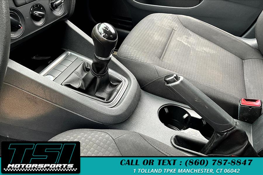 2015 Volkswagen Jetta Sedan 4dr Man 2.0L S photo