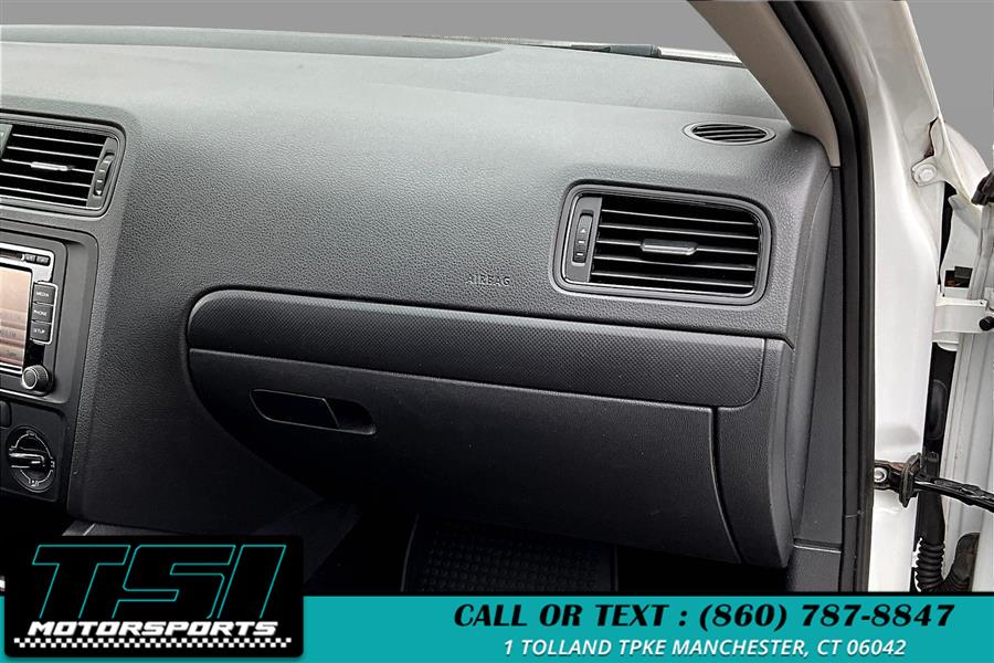 2015 Volkswagen Jetta Sedan 4dr Man 2.0L S photo