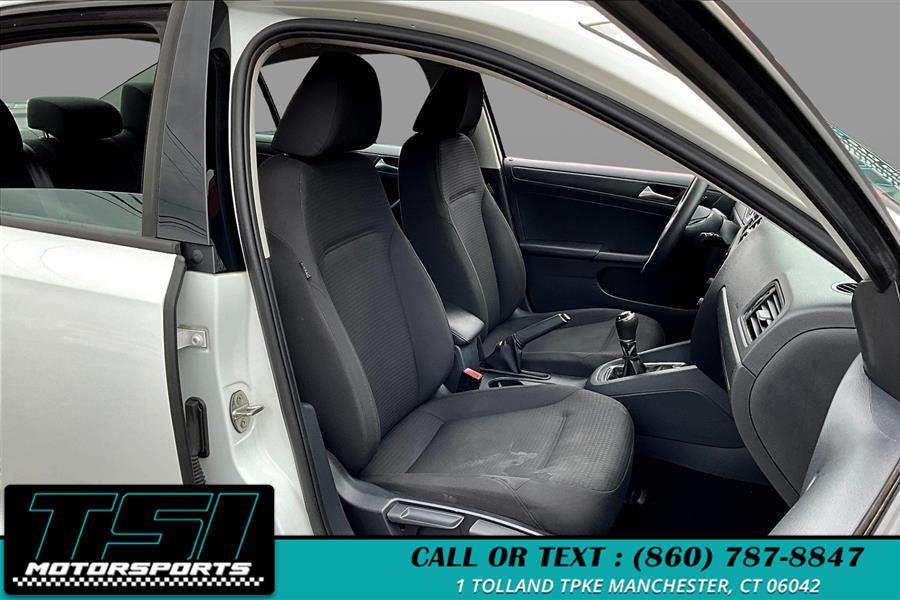 2015 Volkswagen Jetta Sedan 4dr Man 2.0L S photo