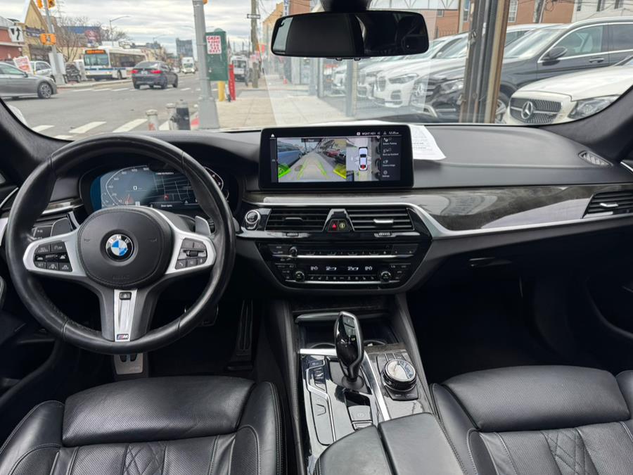 2021 BMW 5-Series M550i xDrive Sedan photo