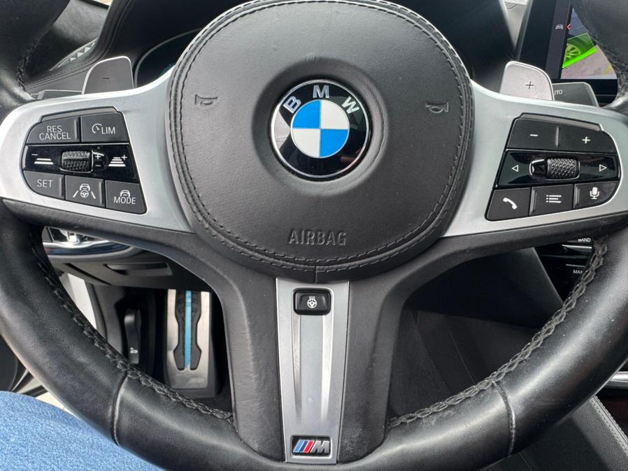 2021 BMW 5-Series M550i xDrive Sedan photo