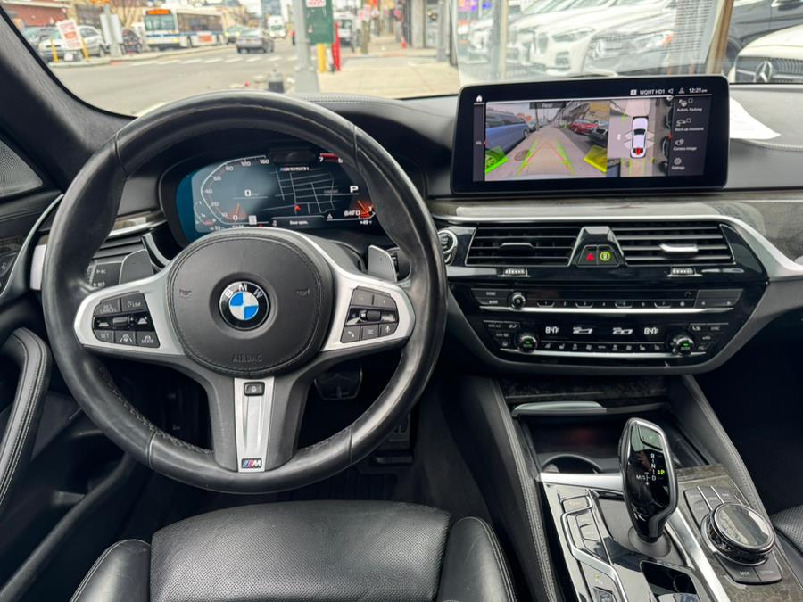 2021 BMW 5-Series M550i xDrive Sedan photo