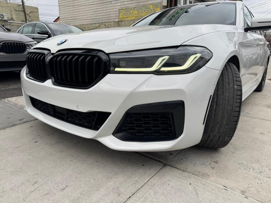 2021 BMW 5-Series M550i xDrive Sedan photo