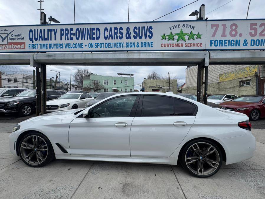 2021 BMW 5-Series M550i xDrive Sedan photo