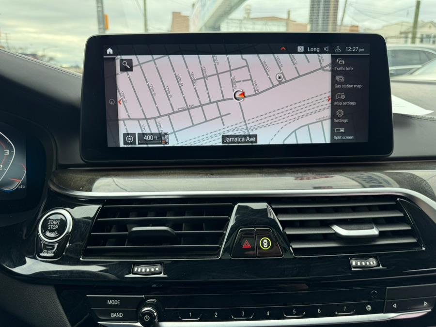 2021 BMW 5-Series M550i xDrive Sedan photo