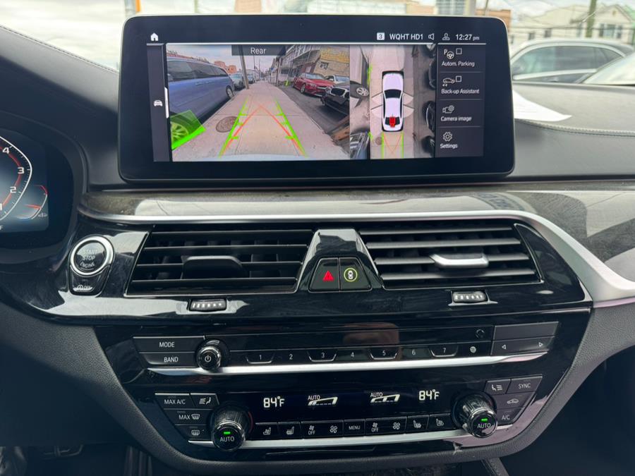2021 BMW 5-Series M550i xDrive Sedan photo