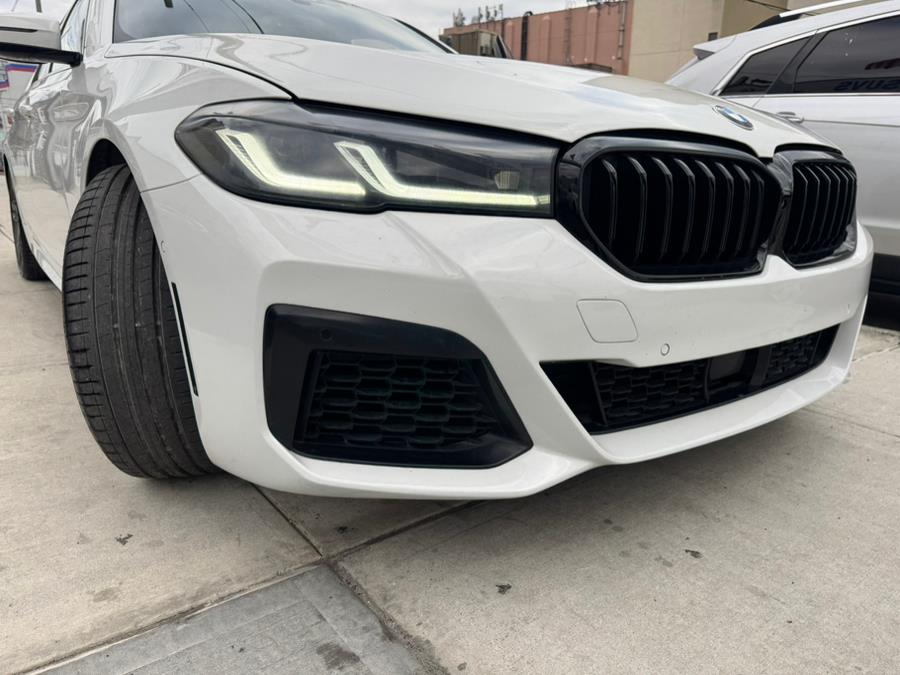 2021 BMW 5-Series M550i xDrive Sedan photo