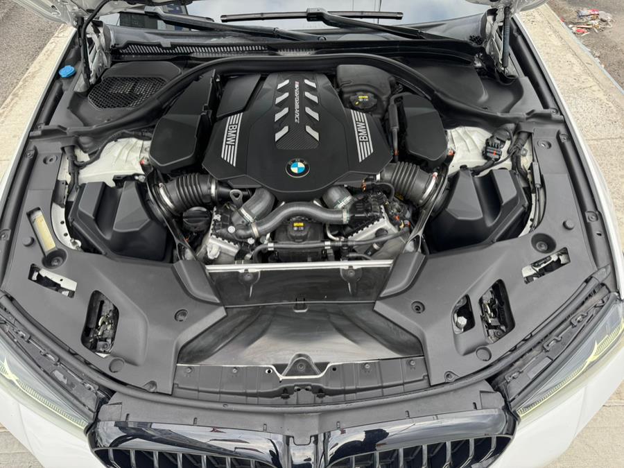 2021 BMW 5-Series M550i xDrive Sedan photo