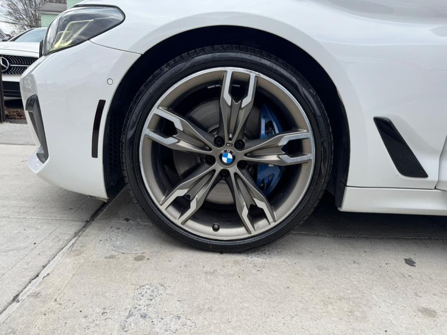 2021 BMW 5-Series M550i xDrive Sedan photo