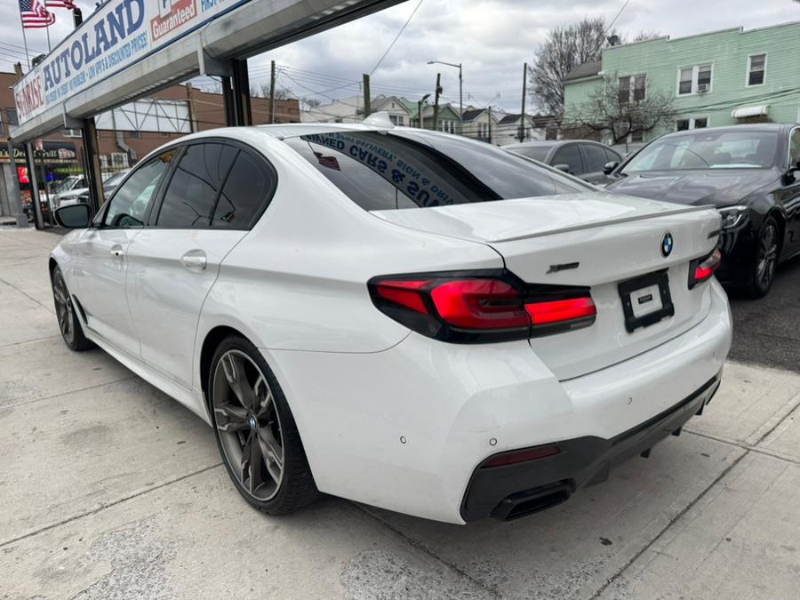 2021 BMW 5-Series M550i xDrive Sedan photo