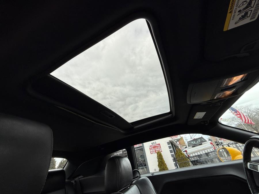 2010 Dodge Challenger SRT8 photo
