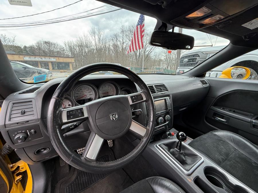 2010 Dodge Challenger SRT8 photo