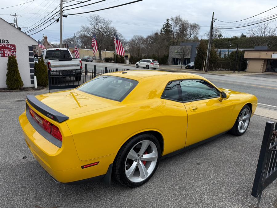 2010 Dodge Challenger SRT8 photo