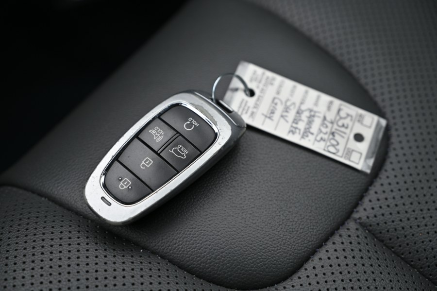 2023 Hyundai Santa Fe SEL AWD photo