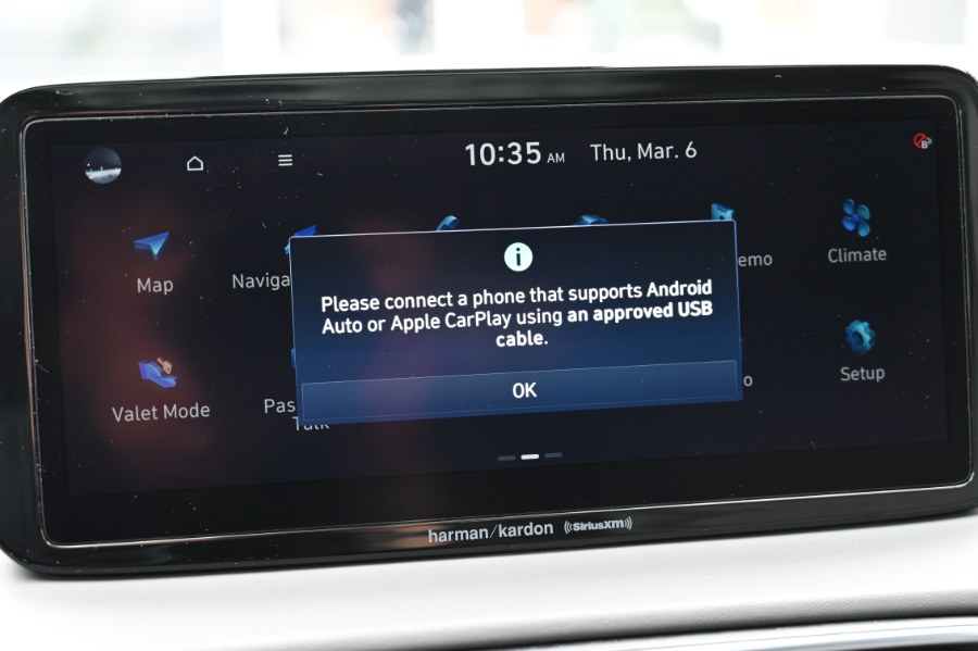 2023 Hyundai Santa Fe SEL AWD photo