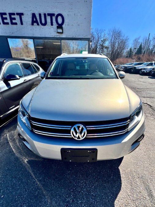2012 Volkswagen Tiguan S 4Motion photo