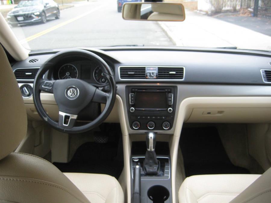 2015 Volkswagen Passat 1.8T Limited Edition 4dr Sedan photo