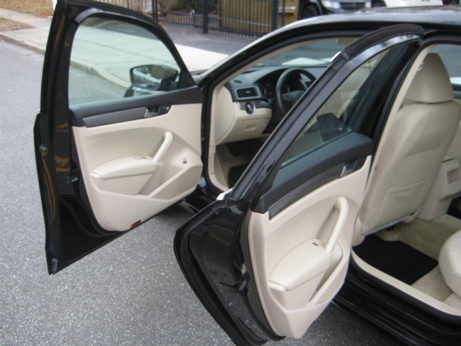 2015 Volkswagen Passat 1.8T Limited Edition 4dr Sedan photo