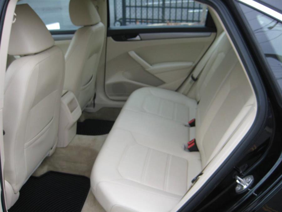 2015 Volkswagen Passat 1.8T Limited Edition 4dr Sedan photo