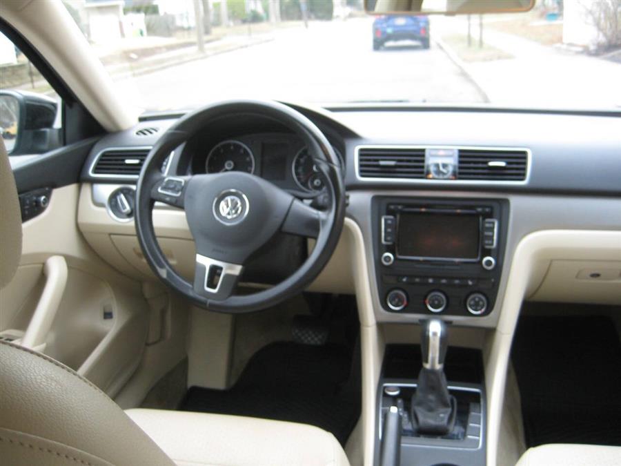 2015 Volkswagen Passat 1.8T Limited Edition 4dr Sedan photo