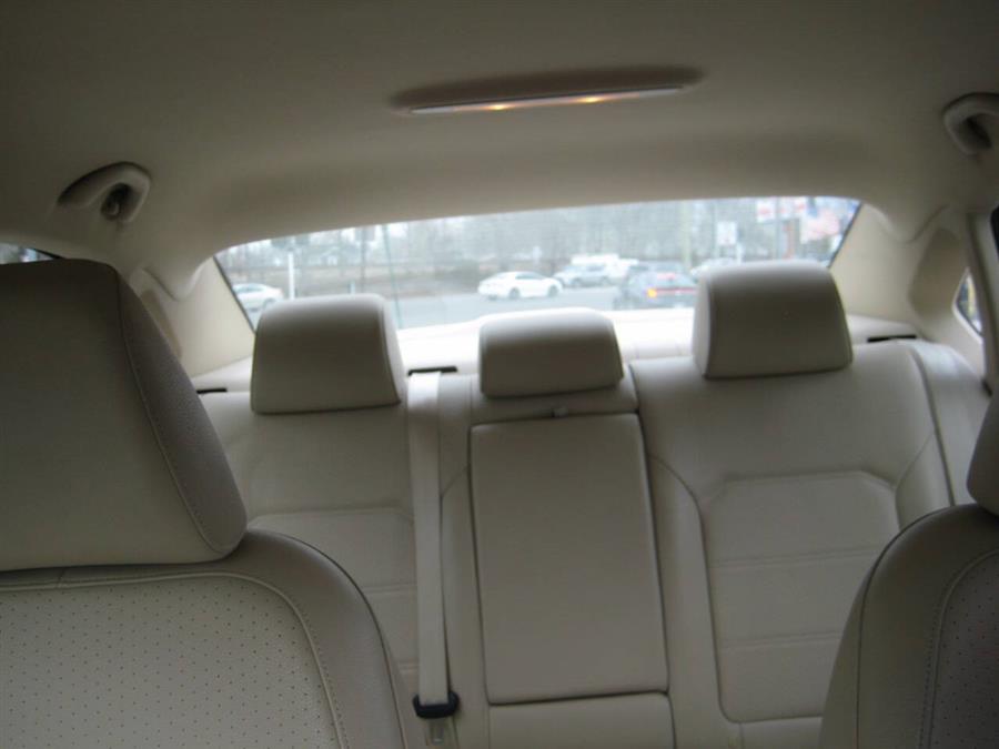 2015 Volkswagen Passat 1.8T Limited Edition 4dr Sedan photo