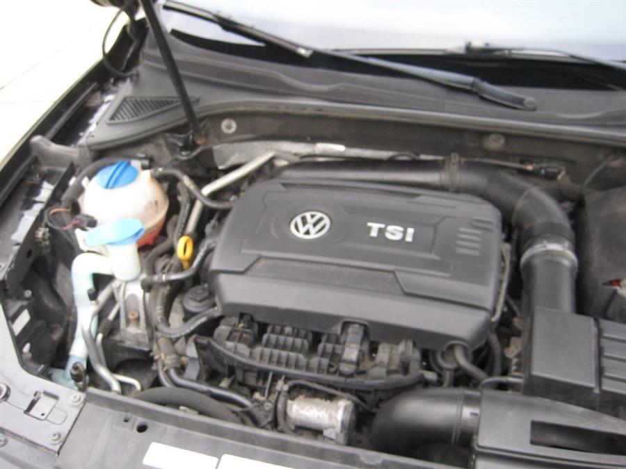 2015 Volkswagen Passat 1.8T Limited Edition 4dr Sedan photo