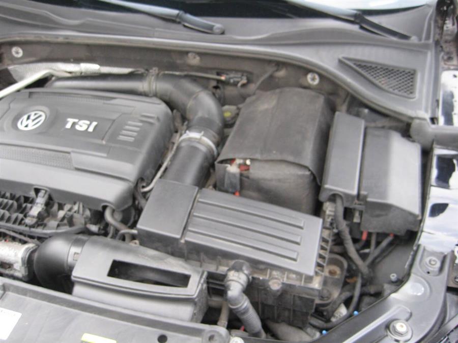 2015 Volkswagen Passat 1.8T Limited Edition 4dr Sedan photo