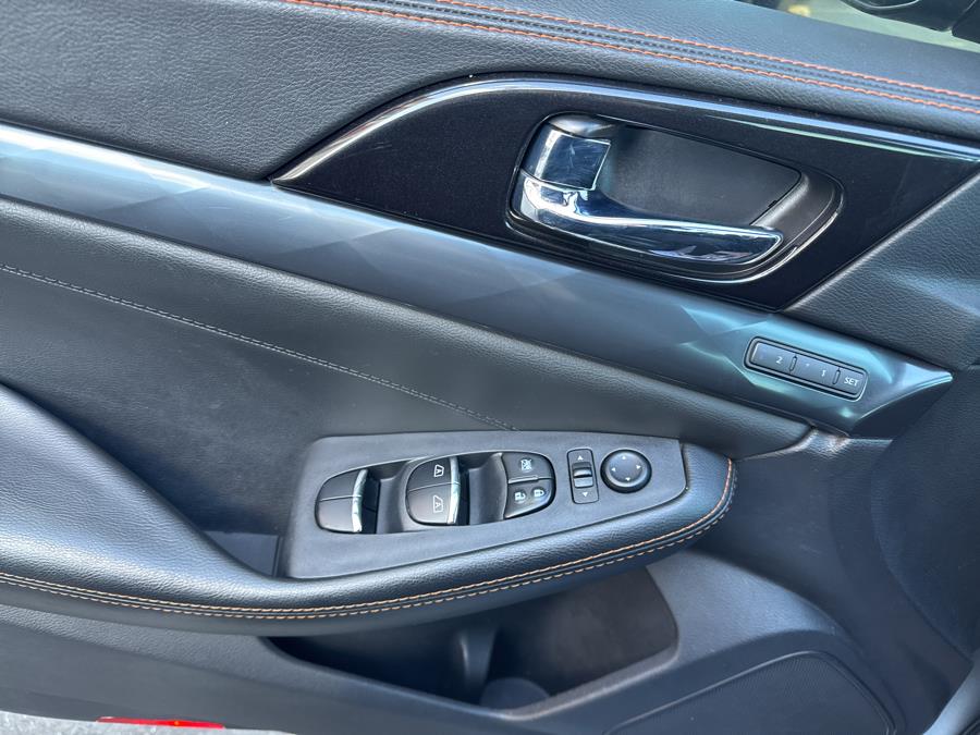 2019 Nissan Maxima SR photo