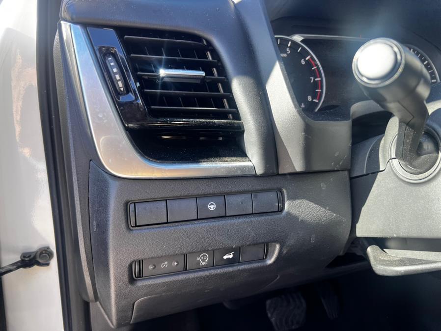 2023 Nissan Rogue AWD SL photo