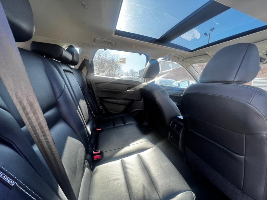 2023 Nissan Rogue AWD SL photo