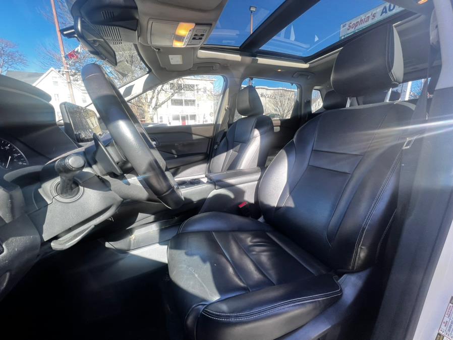 2023 Nissan Rogue AWD SL photo