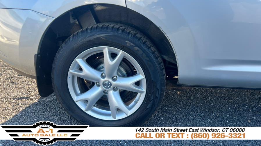 2010 Nissan Rogue S photo