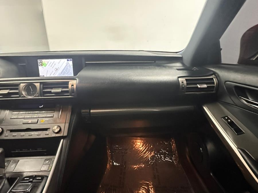 2015 Lexus IS 250 photo