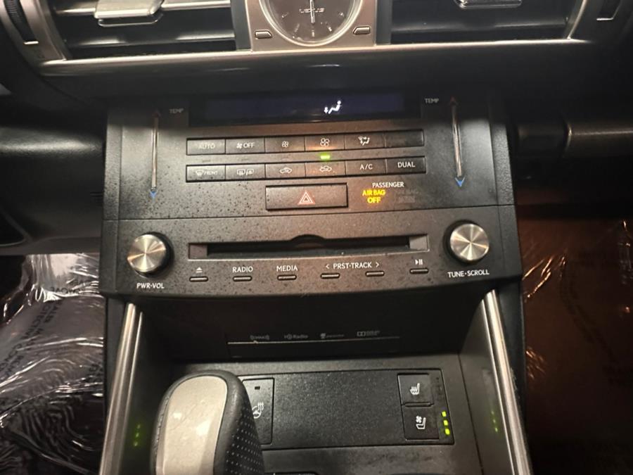 2015 Lexus IS 250 photo