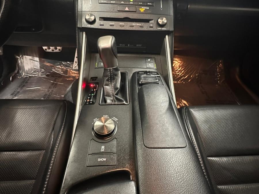 2015 Lexus IS 250 photo